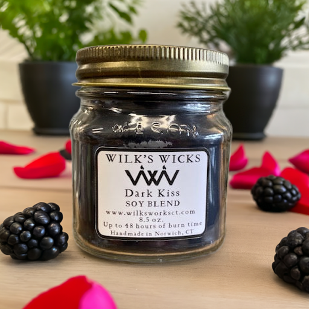 Dark Kiss Candle