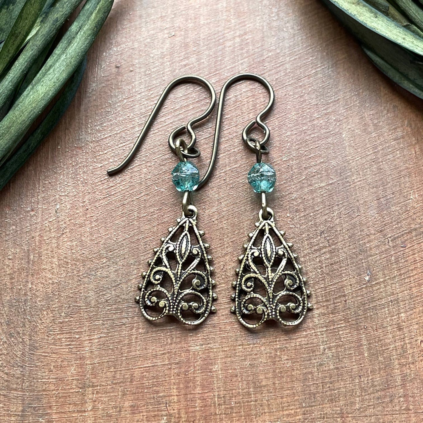 Delicate Vintage Filigree Pendant Earrings Aquamarine Luster