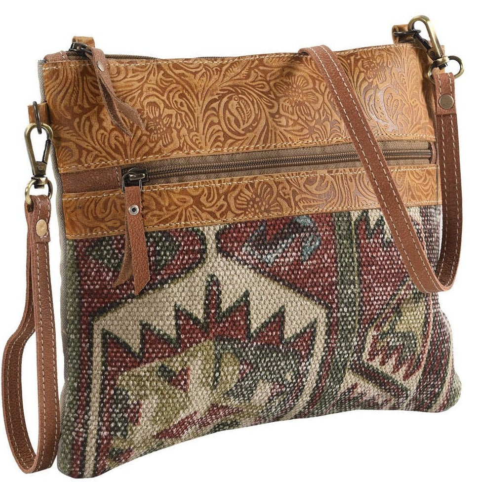 Crossbody Rug With Leather And Front Zipper