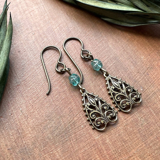 Delicate Vintage Filigree Pendant Earrings Aquamarine Luster